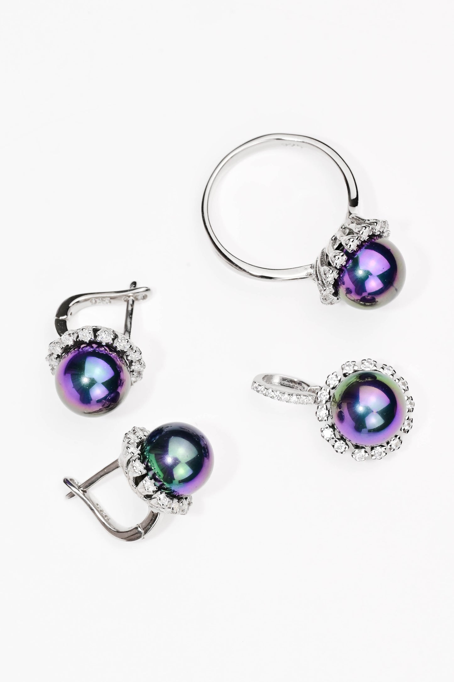 Silver Set Iridescent Pearl