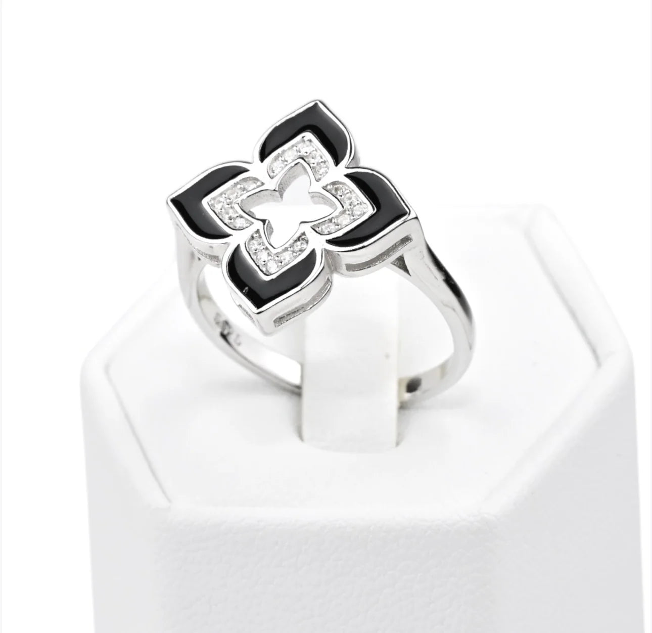 Silver Onyx Flowers Set