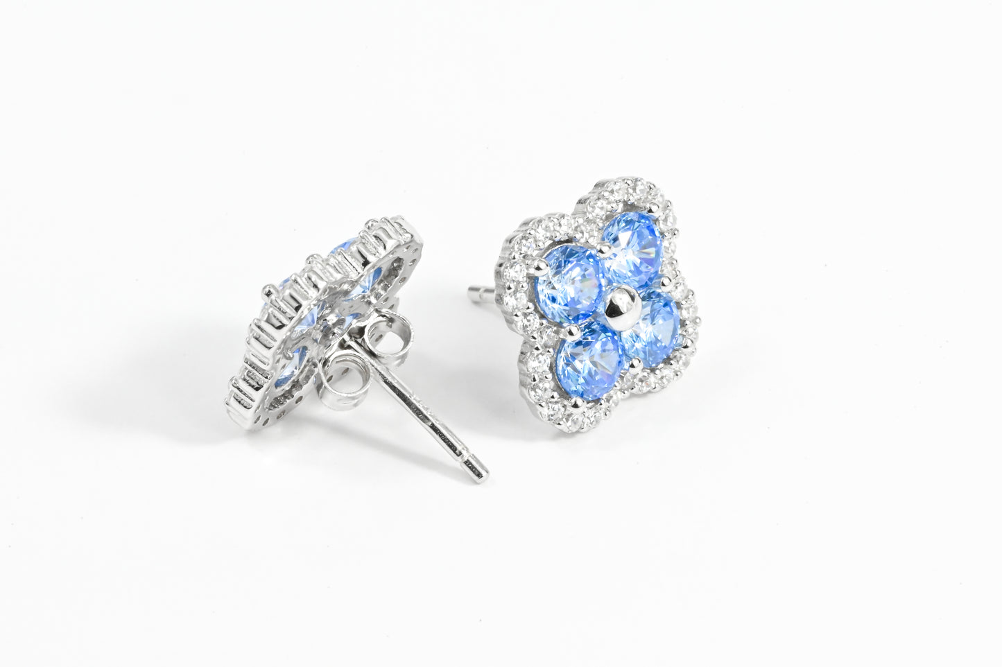 Stud Earrings Blue clover