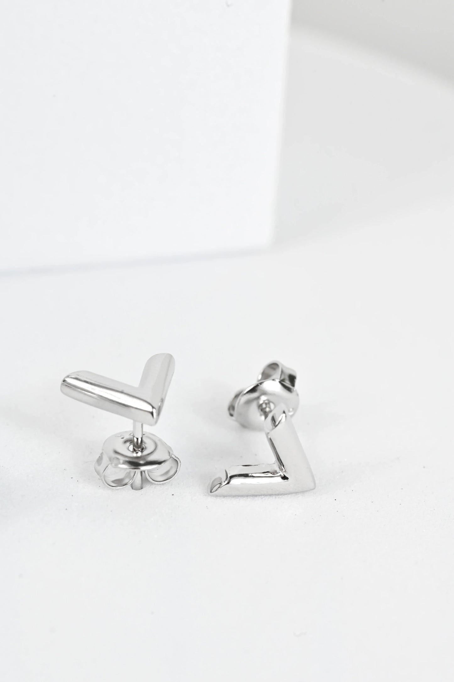 Stud earrings "V"