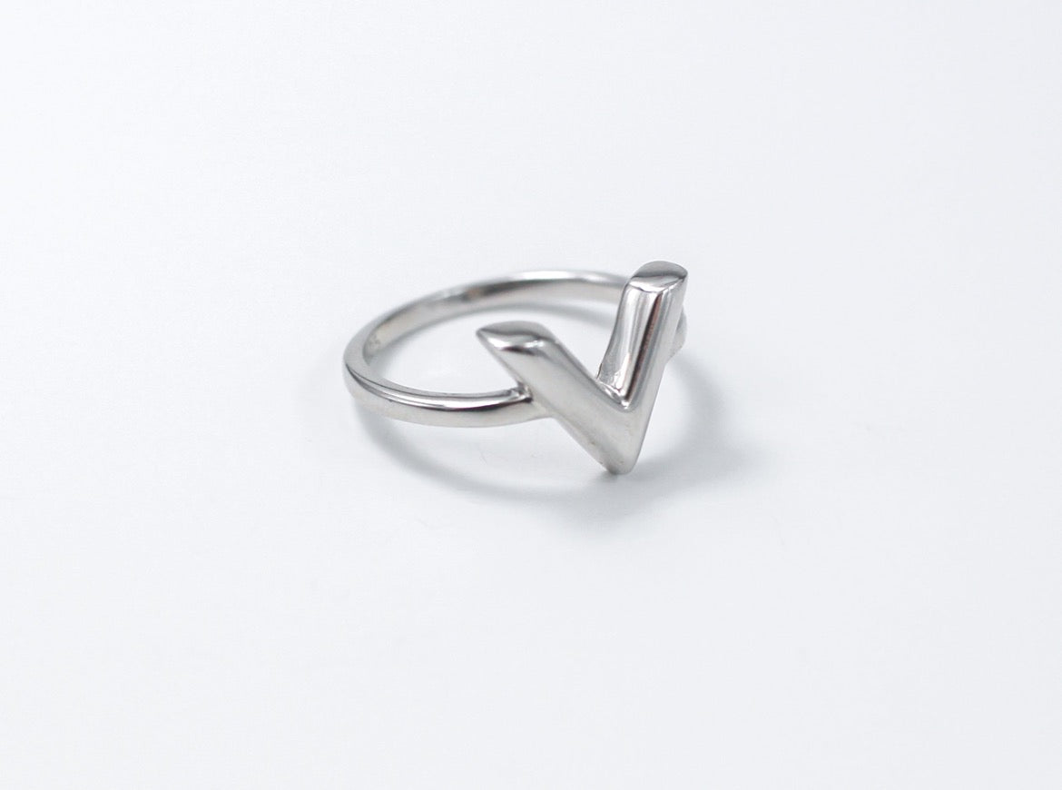 Ring "V"