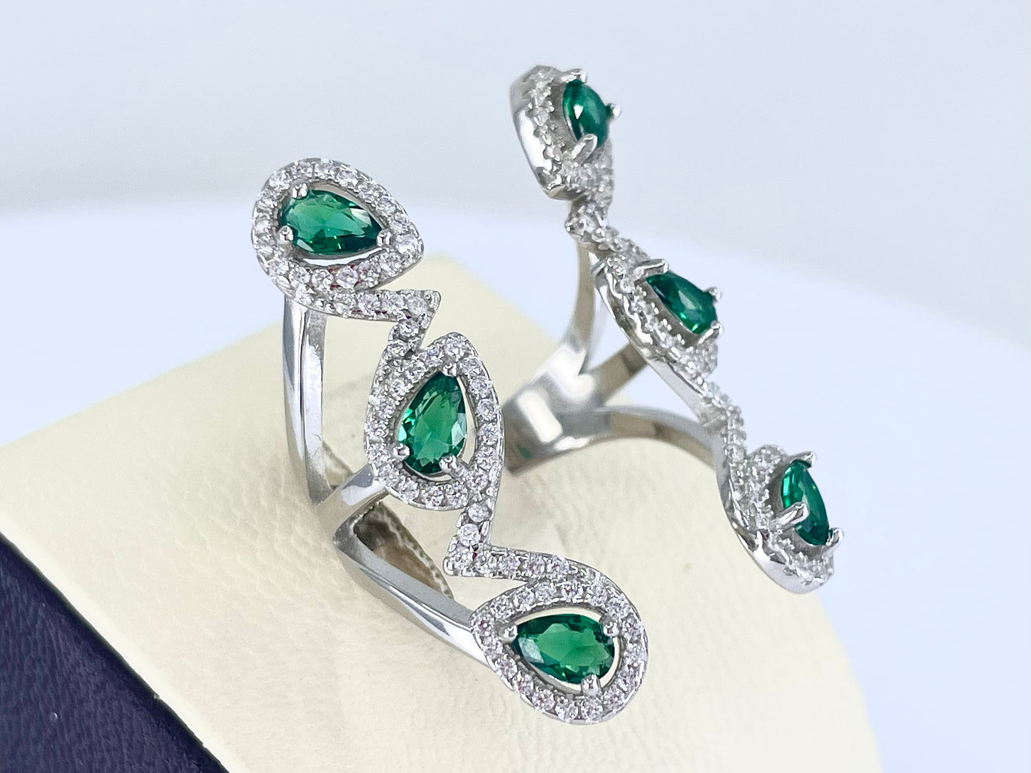 Pear-Shaped Vine Jewelry Set