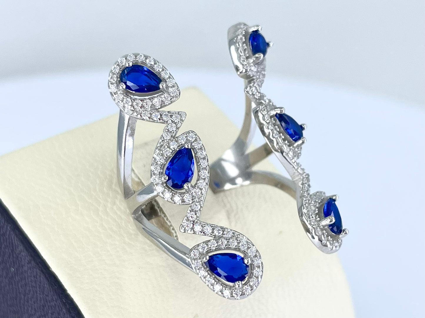Pear-Shaped Vine Jewelry Set