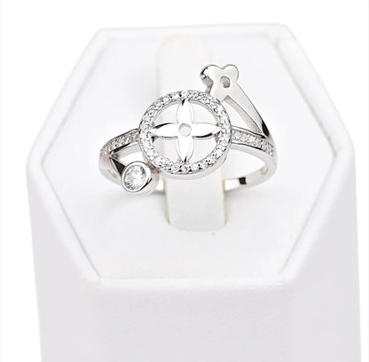 Silver Beauty Set (Earrings, Ring, Pendant)