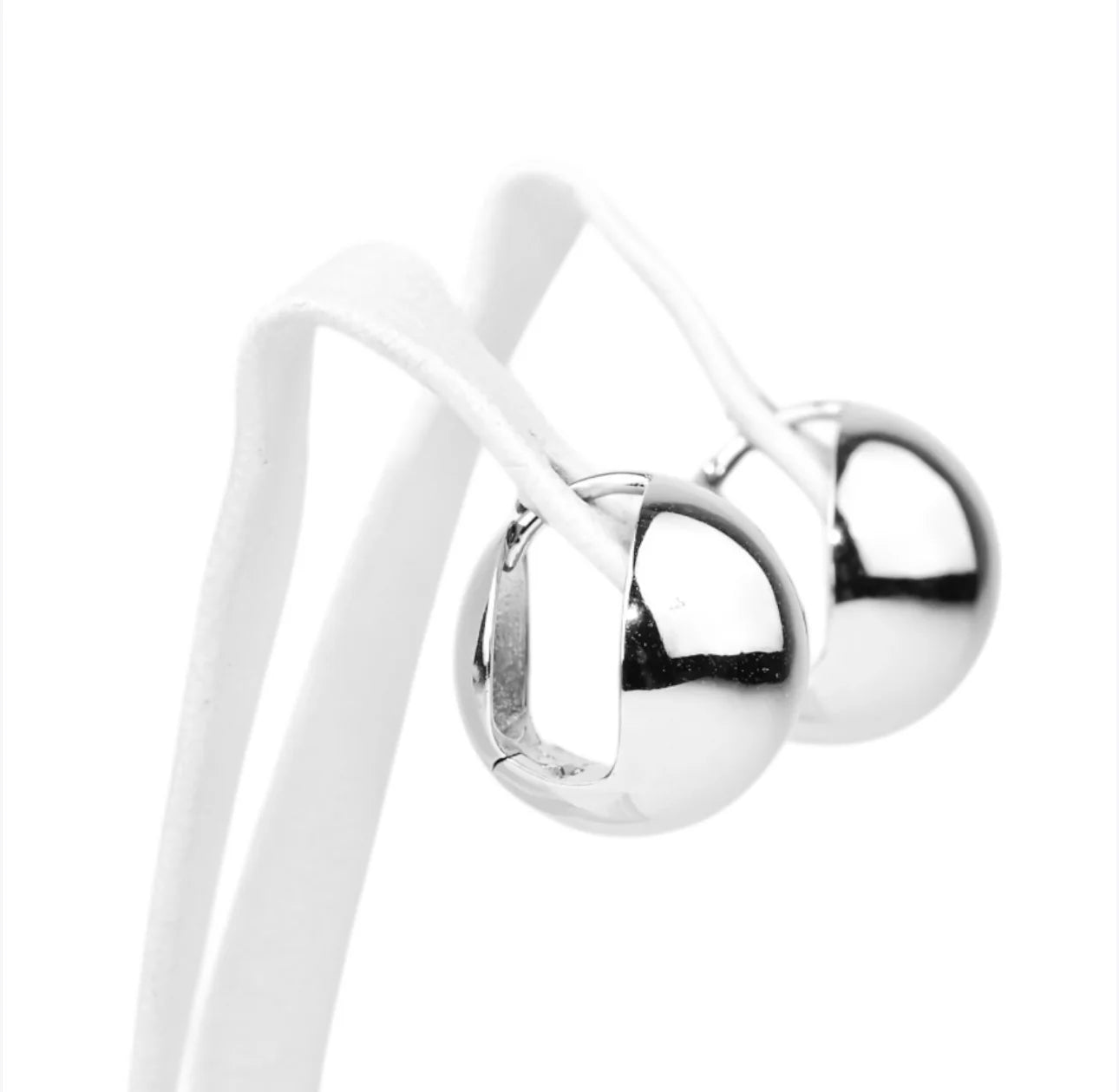 Silver Earrings Spheres