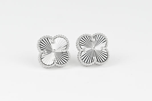 Stud clover Earrings