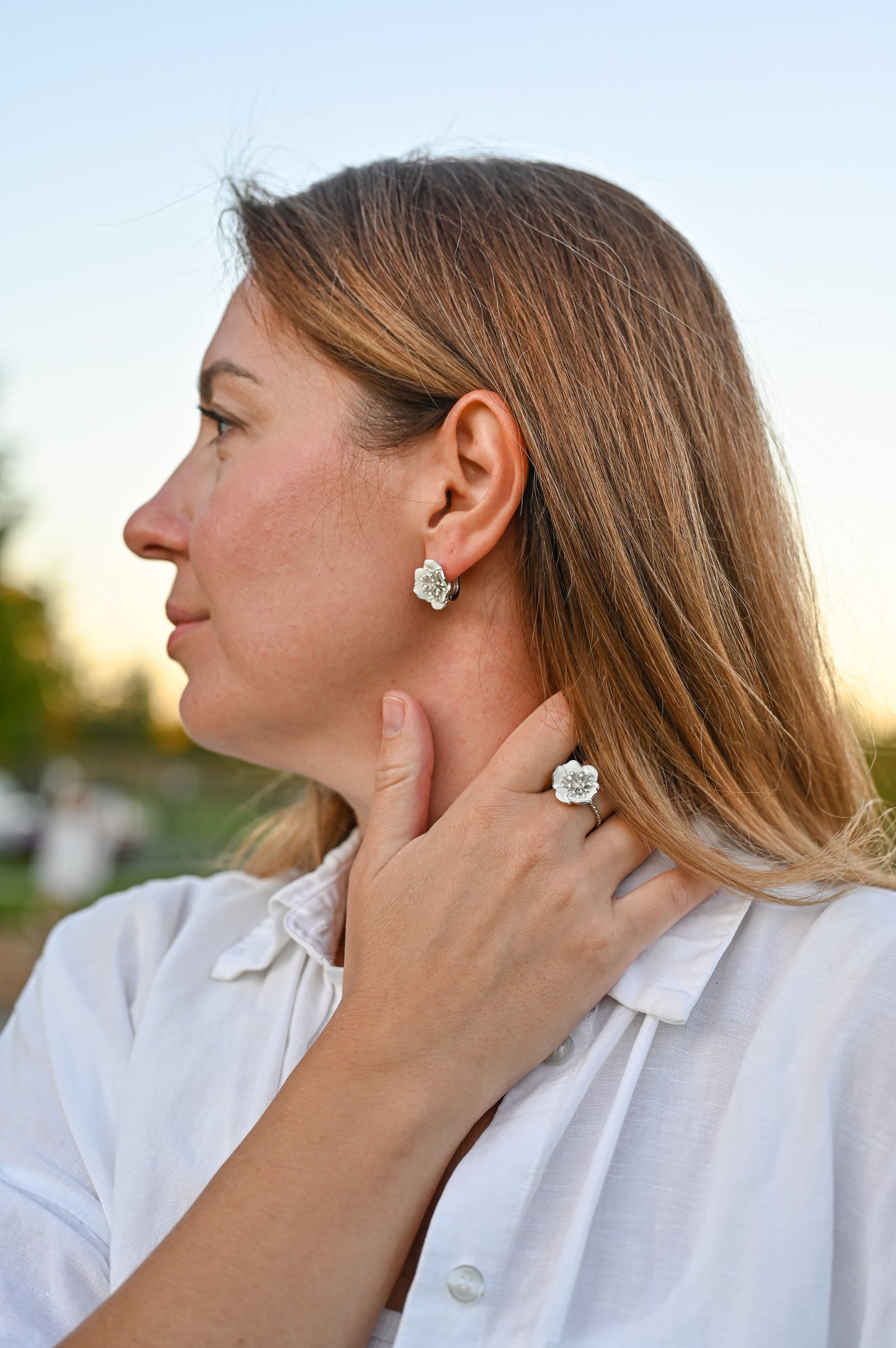 White Flowers Jewelry Set