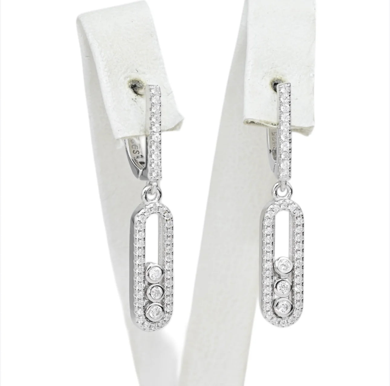 Silver Set with movable stones