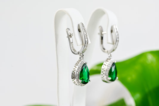 Earrings Green stone