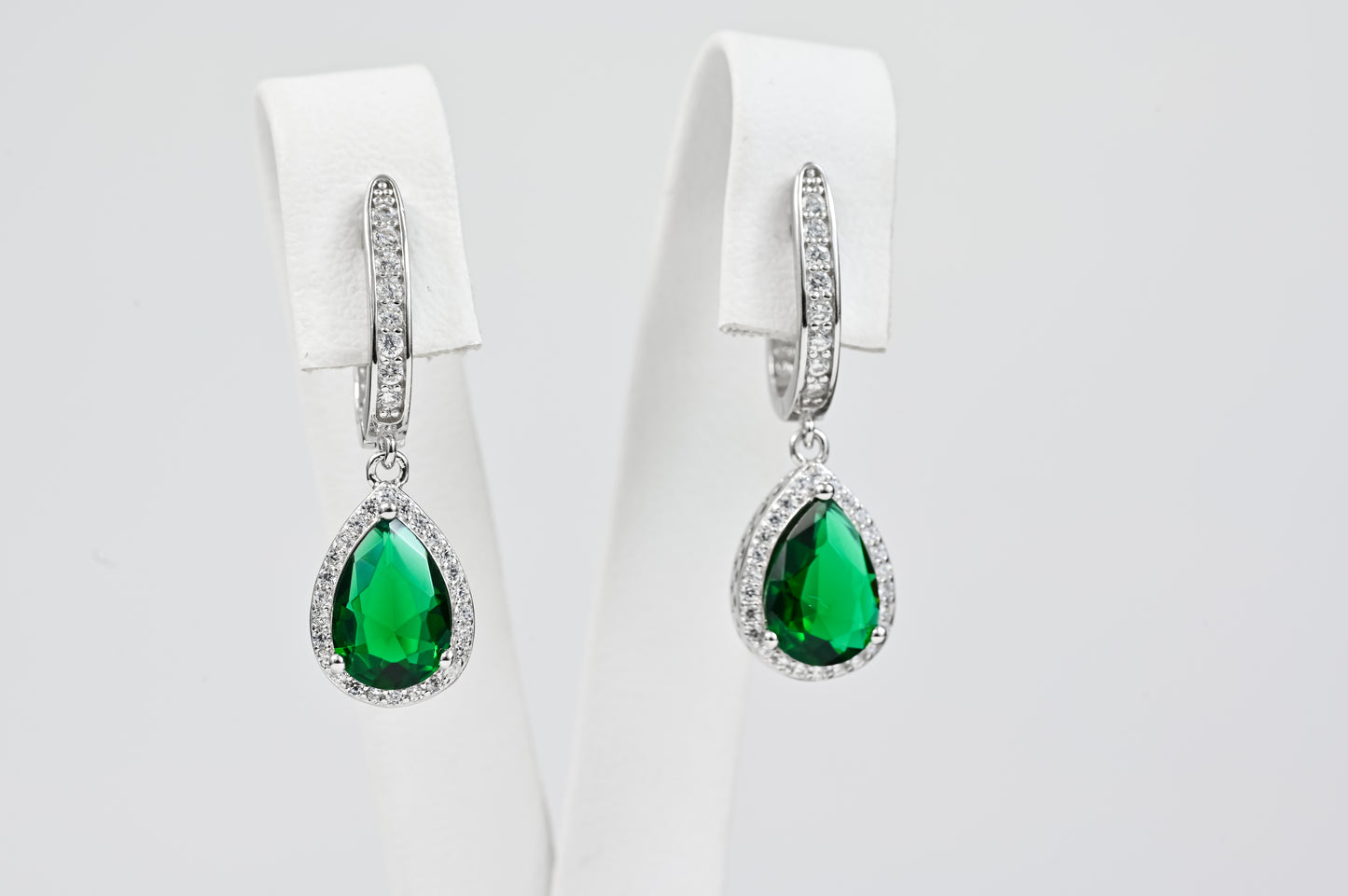 Earrings Green stone