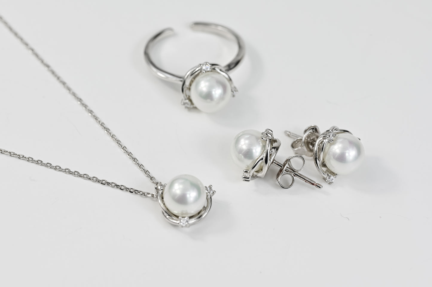 Set Pearls (Necklace,Ring,Earrings)