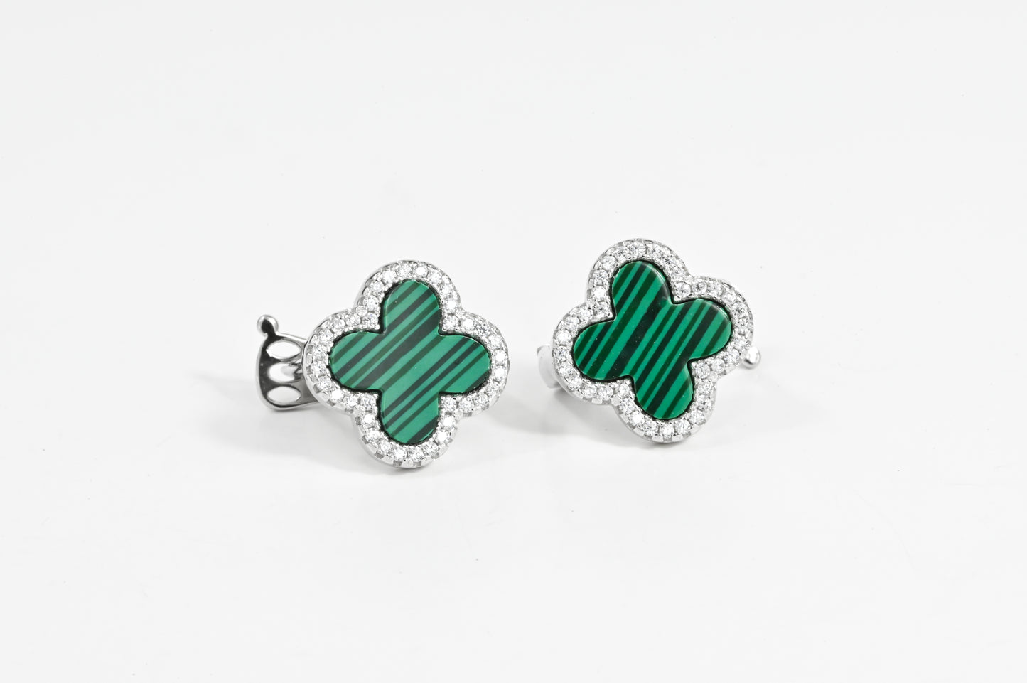 Set Malachite clover