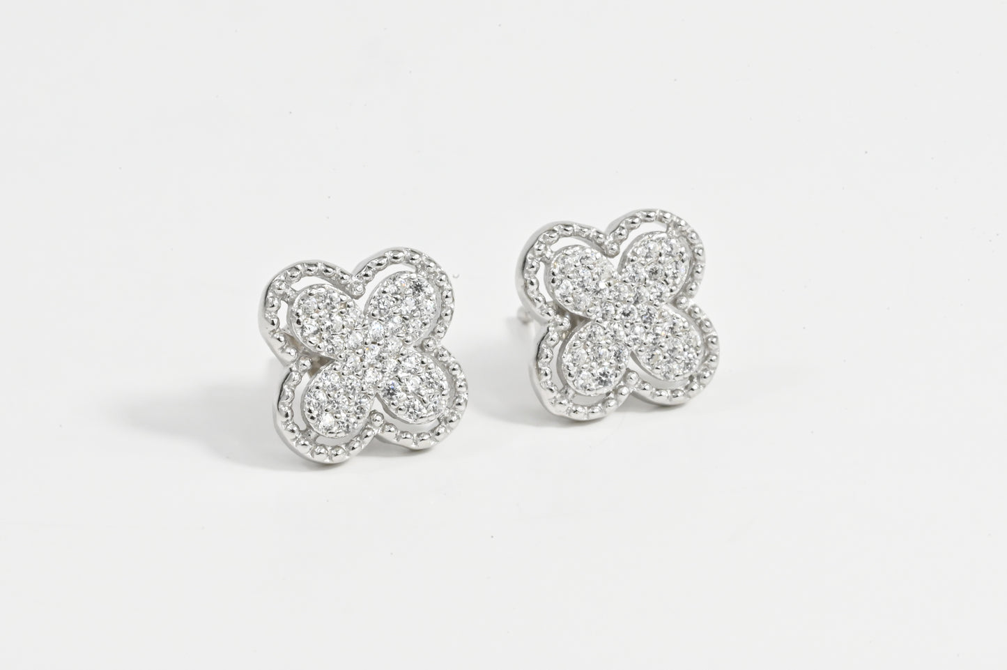 Stud Earrings clover