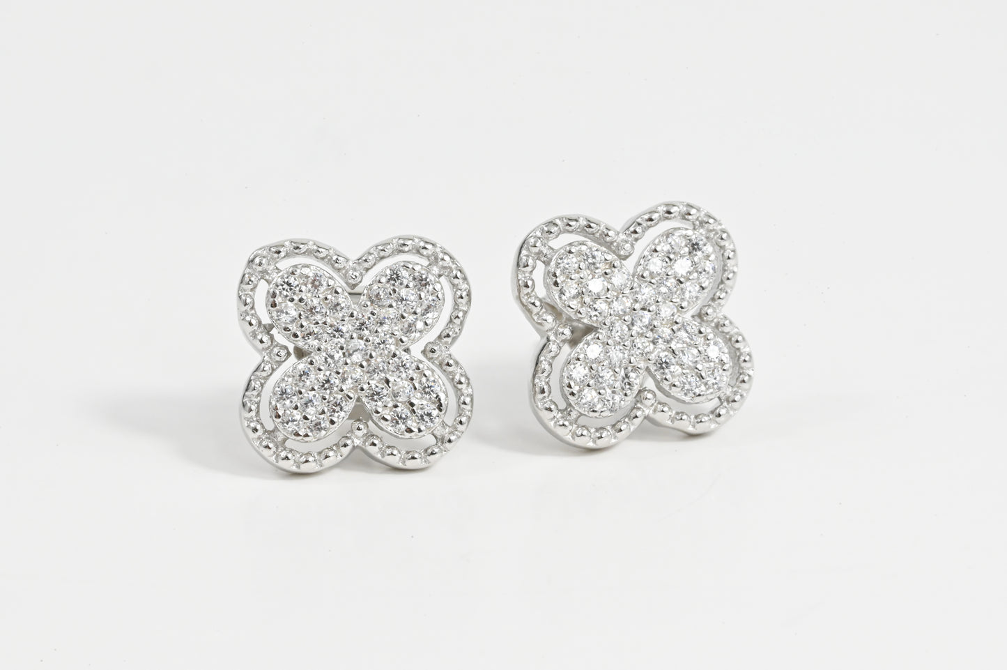 Stud Earrings clover