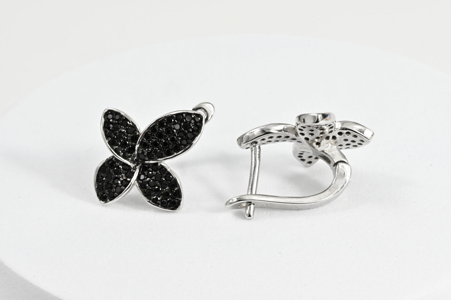 Set Black Flowers (Ring,Earrings,Pendant)