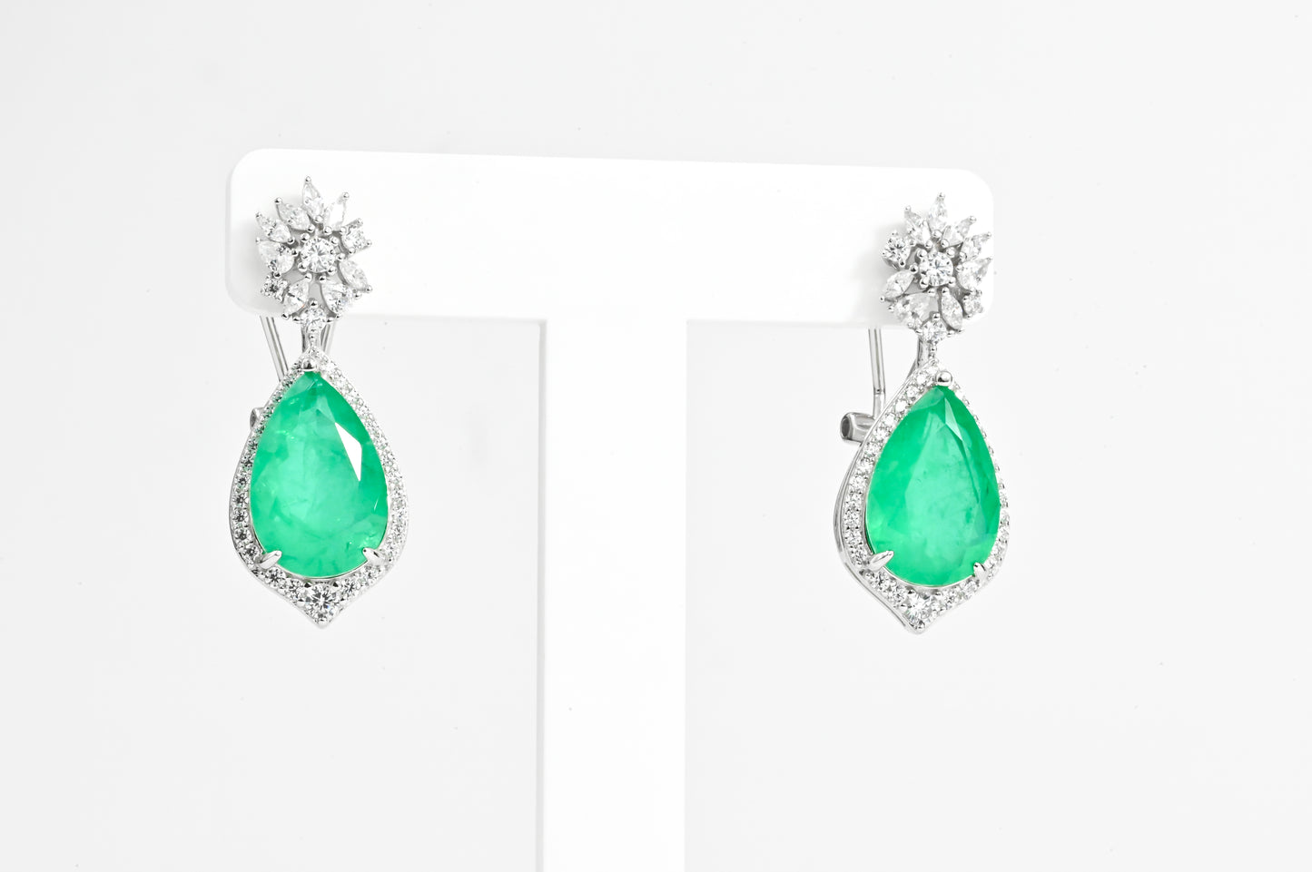 Earrings Elegant Green stone