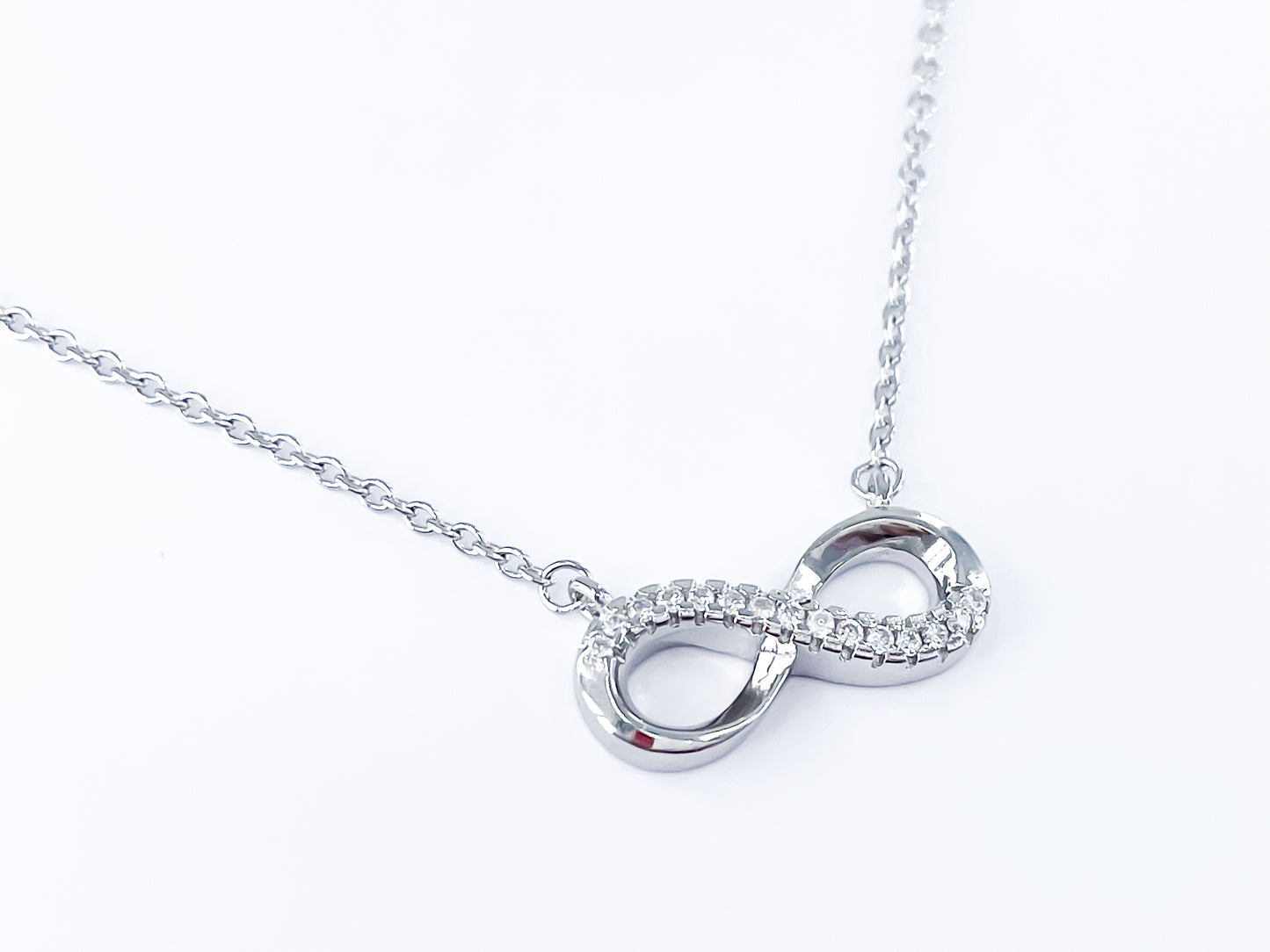 Infinity Pendant Simple Chain Necklace