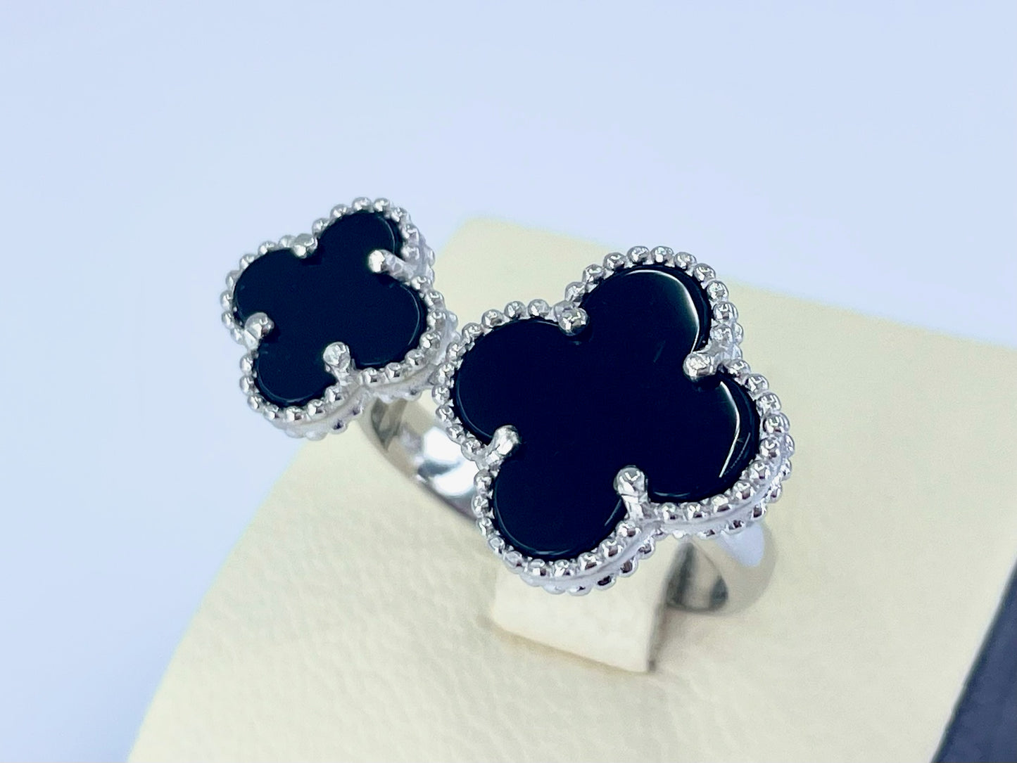 Onyx/Onyx & Pearl Double Clover Ring