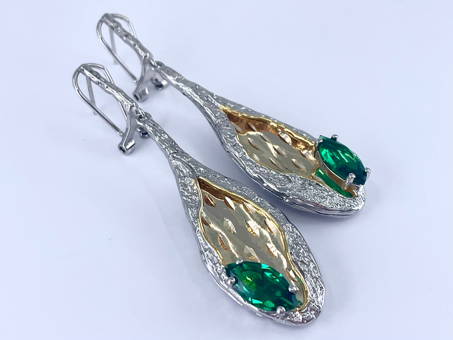 Unique Drop Style Emerald Jewelry Set