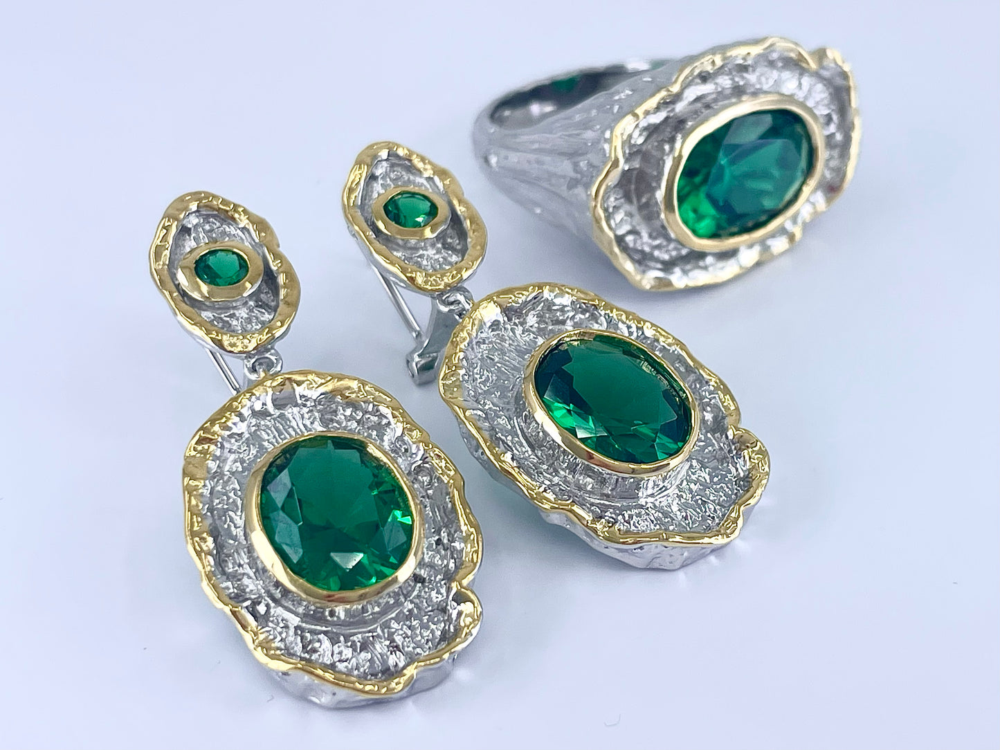 Unique Round Emerald Jewelry Set