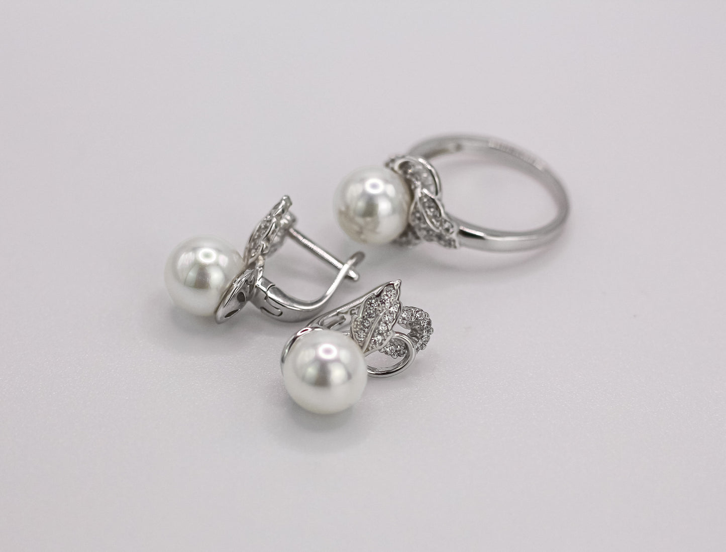 Set White Pearl with petals